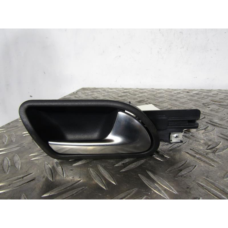 Poignee interieur arriere droit VOLKSWAGEN GOLF 5 Photo n°1