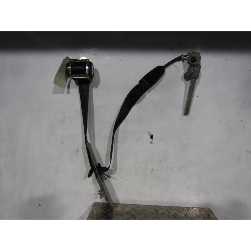 Ceinture avant droit OPEL CORSA D Photo n°1