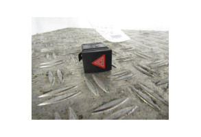 Bouton de warning VOLKSWAGEN POLO 4 Photo n°1