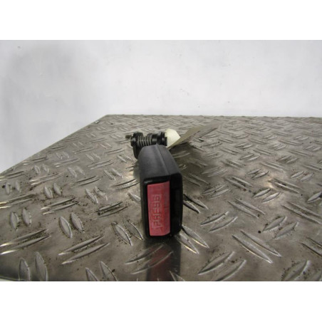 Attache ceinture arriere droit PEUGEOT 307
