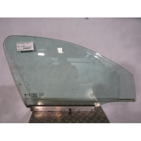 Vitre avant droit OPEL CORSA C