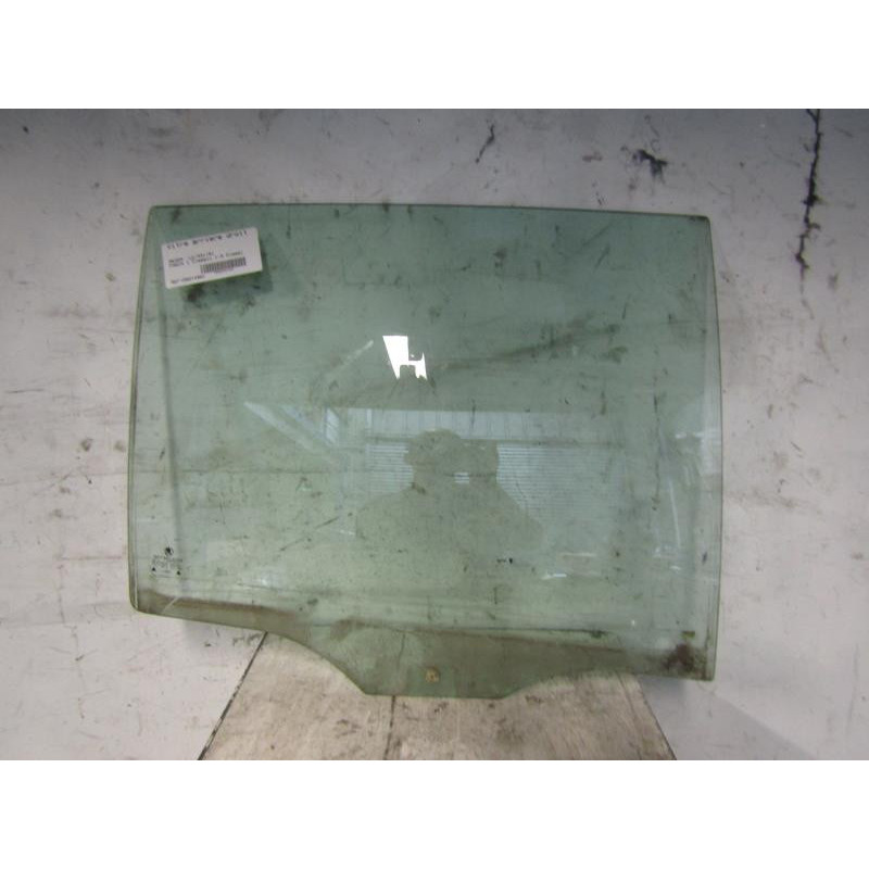 Vitre arriere droit SKODA FABIA 1 Photo n°1