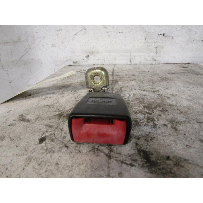 Attache ceinture arriere droit AUDI A6 2 Photo n°1