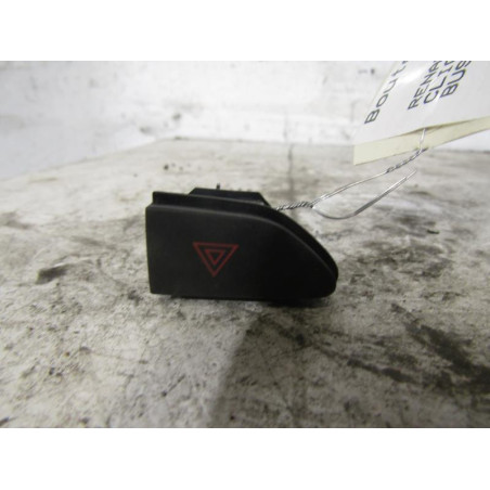 Bouton de warning RENAULT CLIO 4