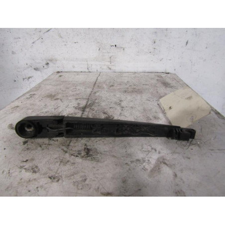 Bras essuie glace arriere TOYOTA RAV4 2