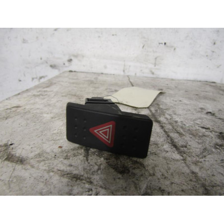 Bouton de warning SUZUKI SWIFT 3