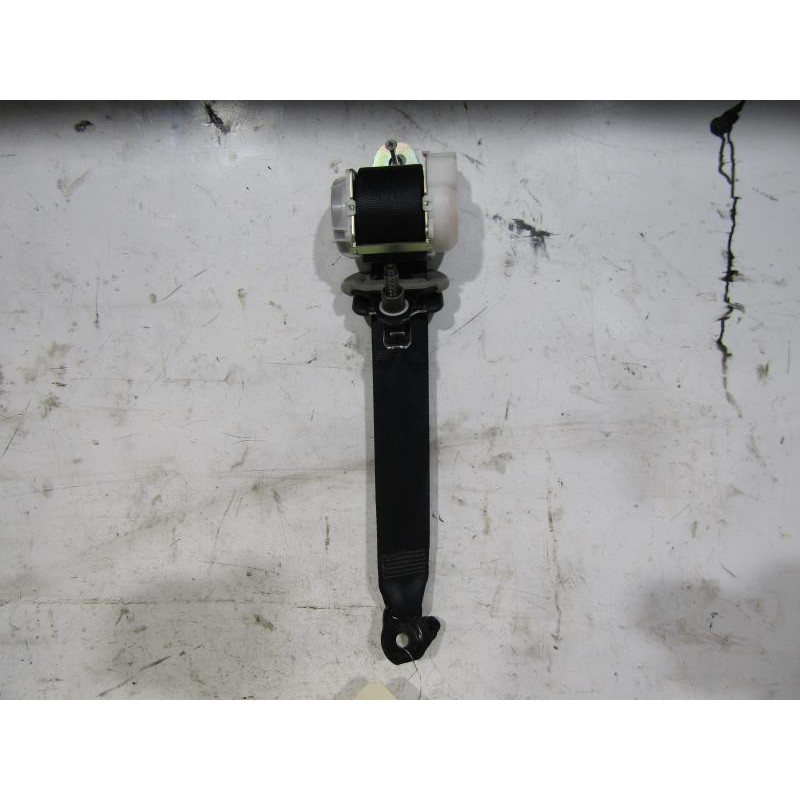 Ceinture arriere gauche TOYOTA YARIS 2 Photo n°1