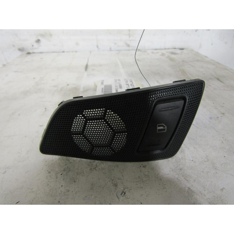 Interrupteur de leve vitre arriere gauche SKODA OCTAVIA 2 Photo n°1