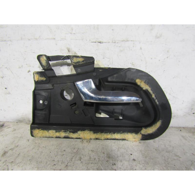 Poignee interieur arriere droit MERCEDES CLASSE C 202 Photo n°1