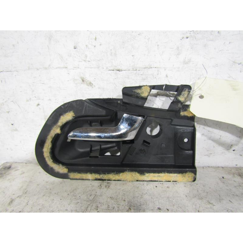 Poignee interieur arriere gauche MERCEDES CLASSE C 202 Photo n°1