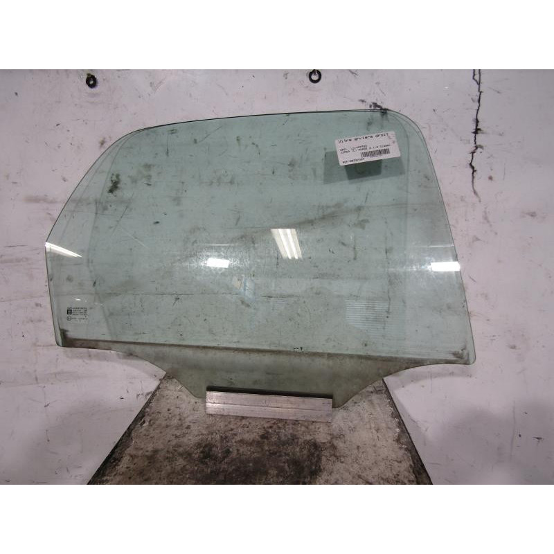 Vitre arriere droit OPEL CORSA C Photo n°1