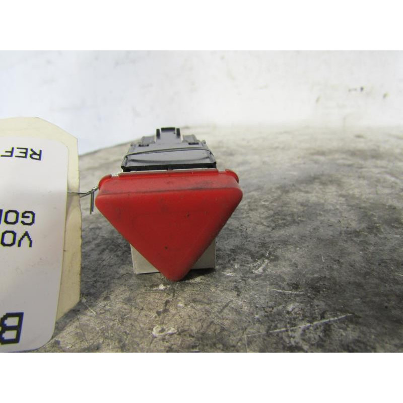 Bouton de warning VOLKSWAGEN GOLF 5 Photo n°1