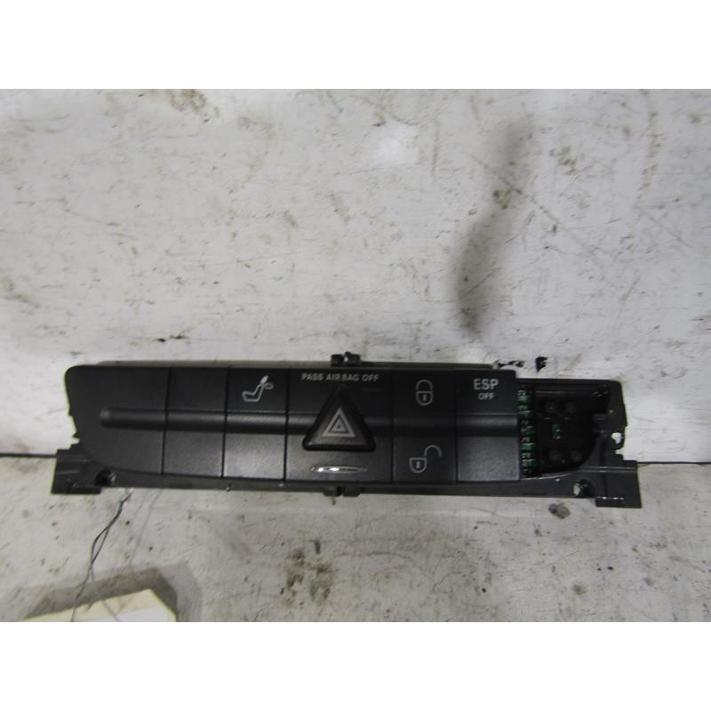 Bouton de warning MERCEDES CLASSE E 211 Photo n°1