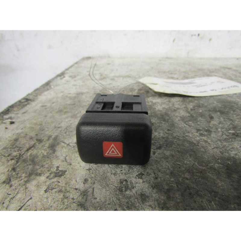 Bouton de warning OPEL ZAFIRA A Photo n°1