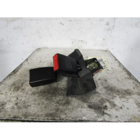 Attache ceinture arriere gauche AUDI A4 2