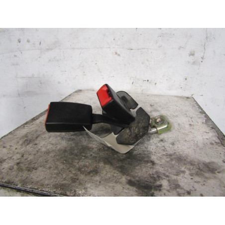 Attache ceinture arriere gauche AUDI A4 2