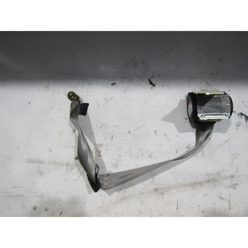 Ceinture arriere gauche AUDI A4 2 Photo n°1