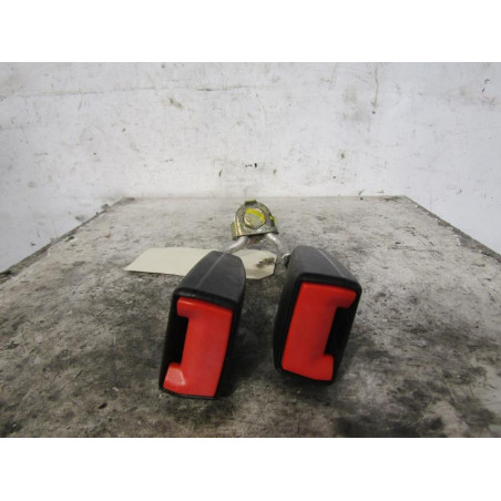 Attache ceinture arriere gauche SKODA FABIA 1