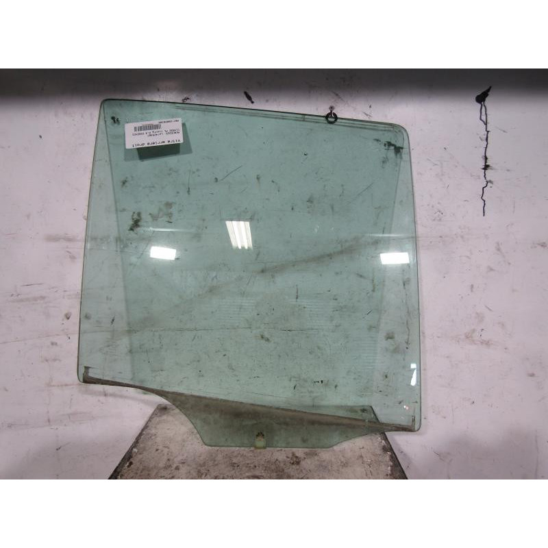 Vitre arriere droit MERCEDES CLASSE M 163 Photo n°1