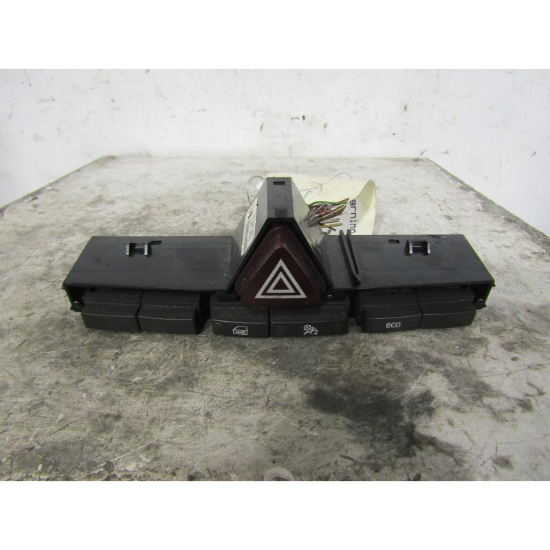 Bouton de warning OPEL CORSA D Photo n°1