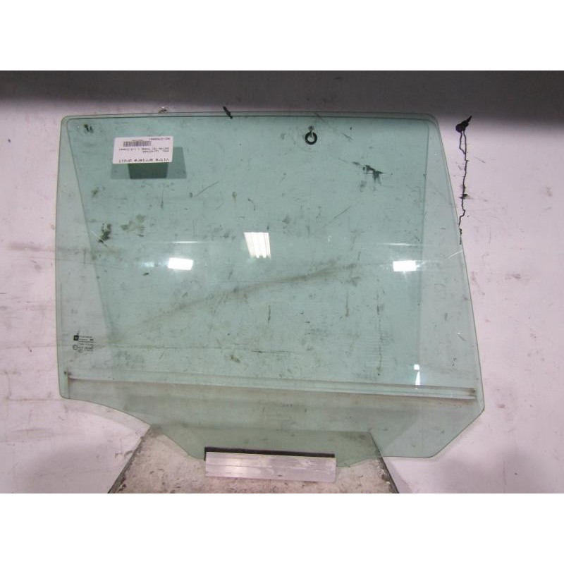 Vitre arriere droit OPEL ZAFIRA B Photo n°1