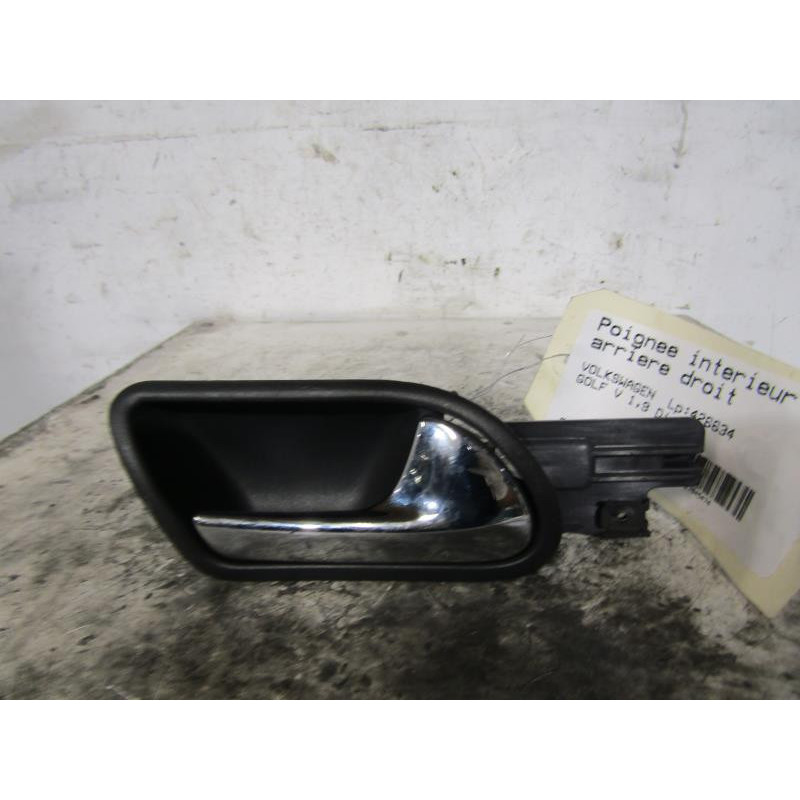 Poignee interieur arriere droit VOLKSWAGEN GOLF 5 Photo n°1