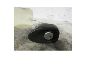 Bouton de coffre TOYOTA YARIS 2 Photo n°1