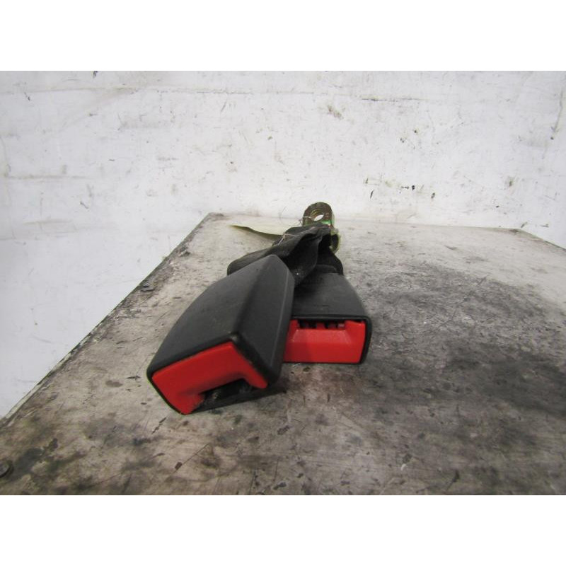 Attache ceinture arriere droit BMW SERIE 3 E46 Photo n°1