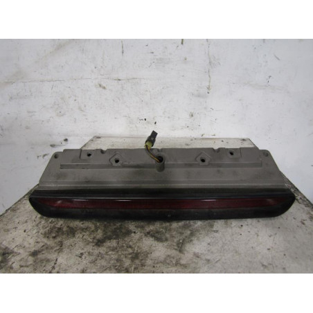 Feu arriere stop central SUBARU FORESTER 2