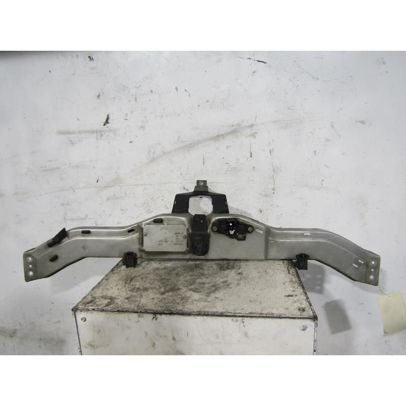 Armature avant, Masque avant MERCEDES CLASSE C 202 Photo n°1