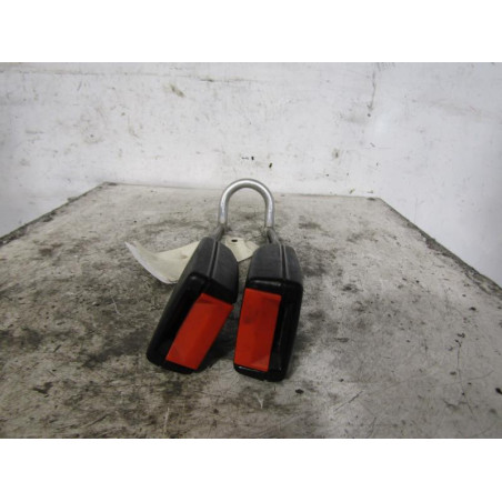 Attache ceinture arriere droit VOLKSWAGEN GOLF 3