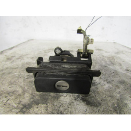 Bouton de coffre VOLKSWAGEN GOLF 3