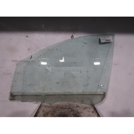 Vitre avant gauche KIA CARENS 3