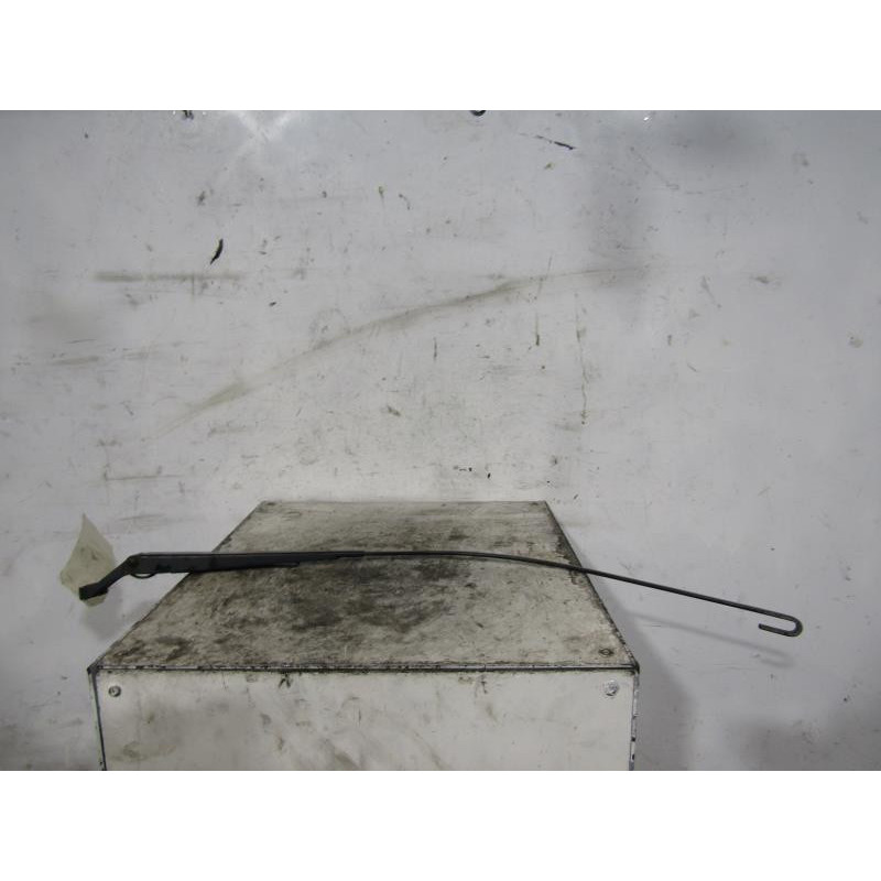 Bras essuie glace avant droit VOLKSWAGEN FOX Photo n°1