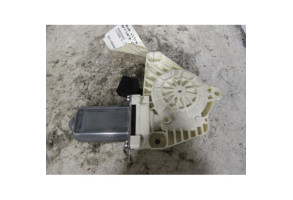 Moteur leve vitre arriere droit MERCEDES CLASSE A 169 Photo n°1