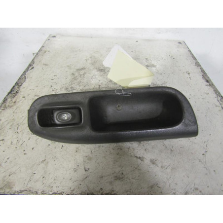 Interrupteur de leve vitre avant droit RENAULT SCENIC 1