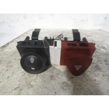 Bouton de warning RENAULT MEGANE 2