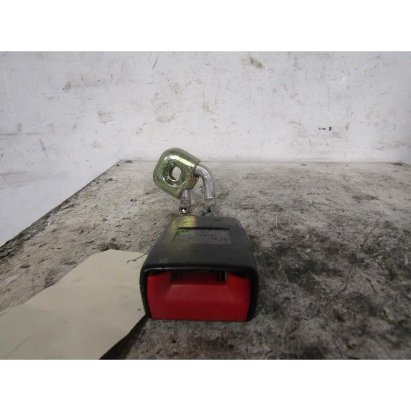 Attache ceinture arriere droit AUDI A6 2 Photo n°1