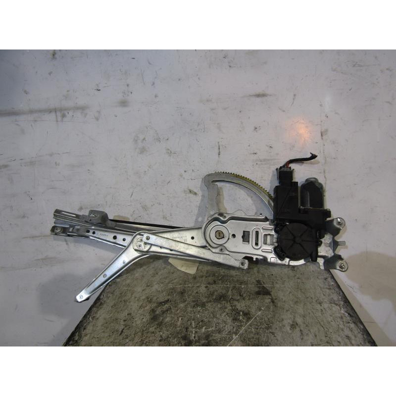 Leve vitre electrique avant droit OPEL CORSA C Photo n°1
