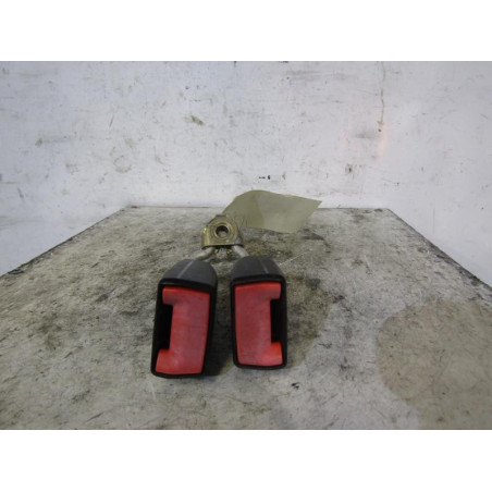 Attache ceinture arriere gauche SKODA FABIA 1