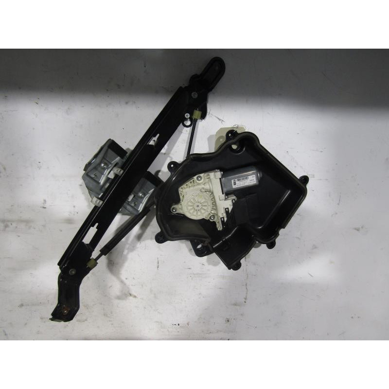Leve vitre electrique arriere gauche SEAT LEON 2 Photo n°1