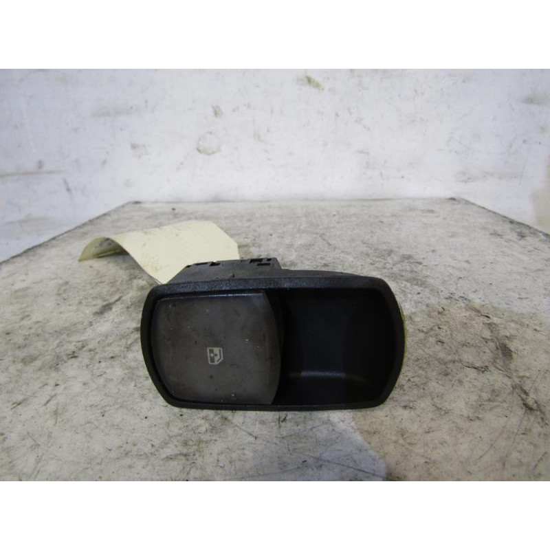 Interrupteur de leve vitre avant droit OPEL CORSA D Photo n°1