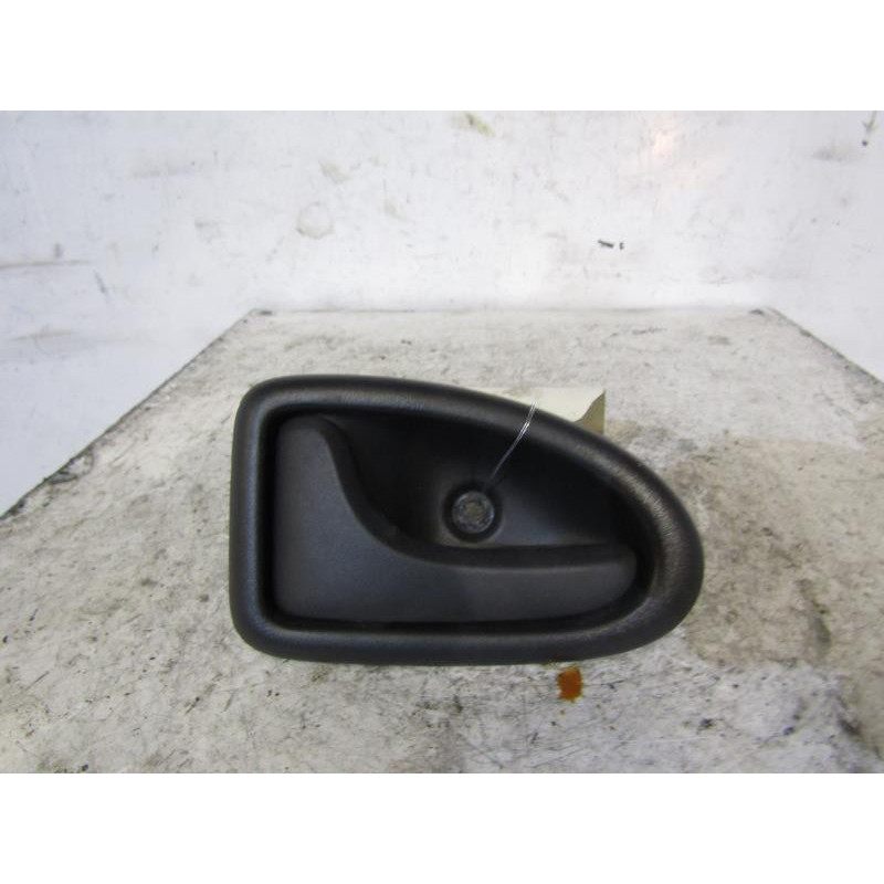 Poignee interieur arriere gauche RENAULT CLIO 2 CAMPUS Photo n°1