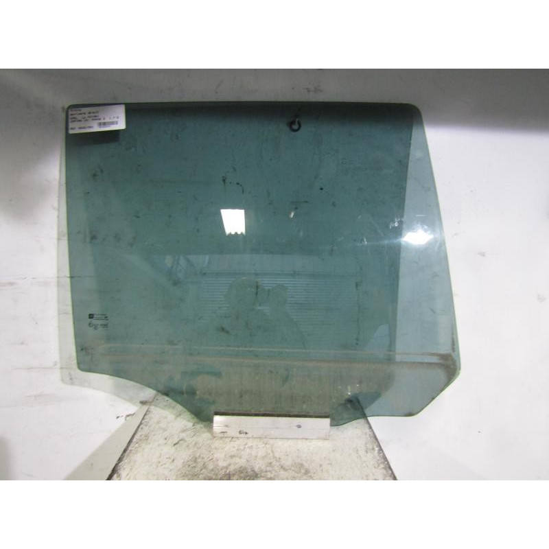 Vitre arriere droit OPEL ZAFIRA B Photo n°1