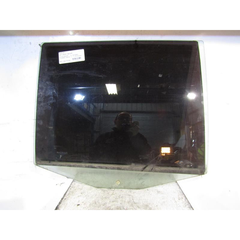 Vitre arriere droit VOLKSWAGEN TOURAN 1 Photo n°1