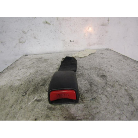 Attache ceinture arriere droit TOYOTA COROLLA 10