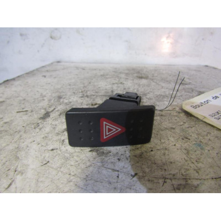 Bouton de warning SUZUKI SWIFT 3