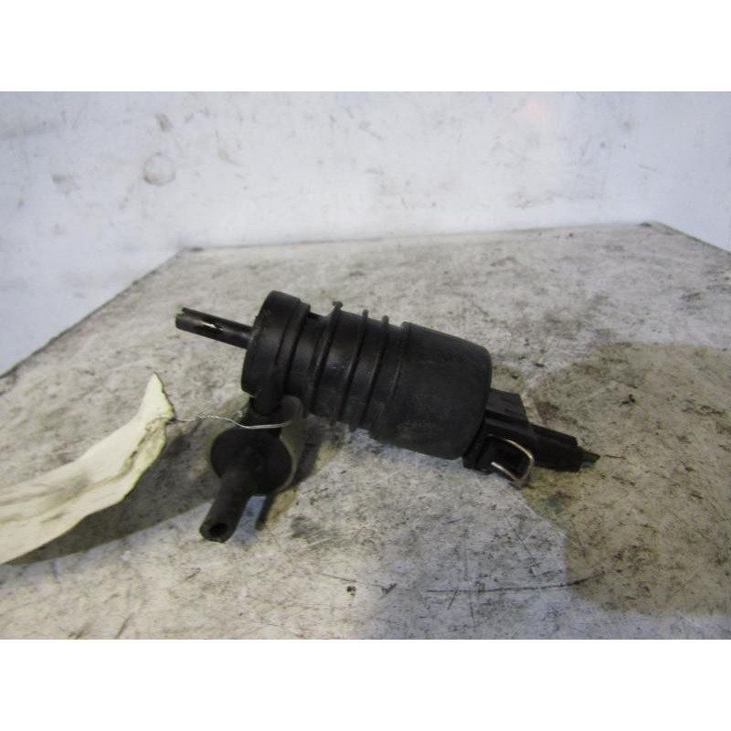 Pompe lave glace avant VOLKSWAGEN GOLF 3 Photo n°1