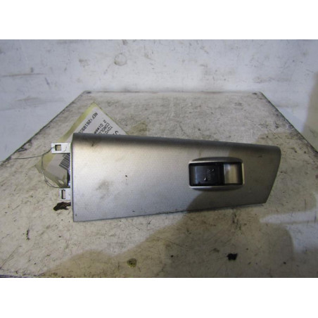 Interrupteur de leve vitre avant droit TOYOTA COROLLA 10