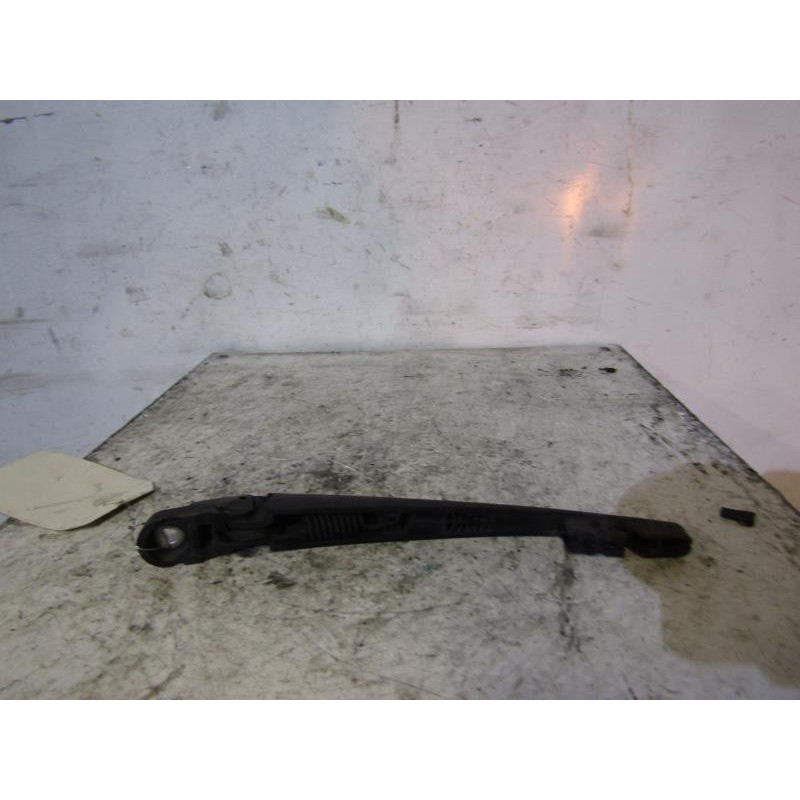 Bras essuie glace arriere SUZUKI SWIFT 3 Photo n°1